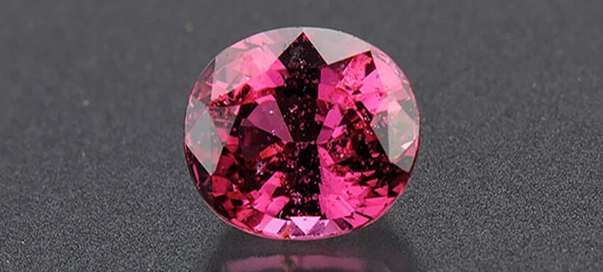 da_Taaffeite_tu_nhien